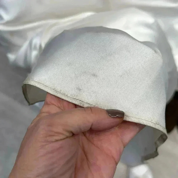 Wedding Gown Size 6 New with tags - Picture 9 of 11